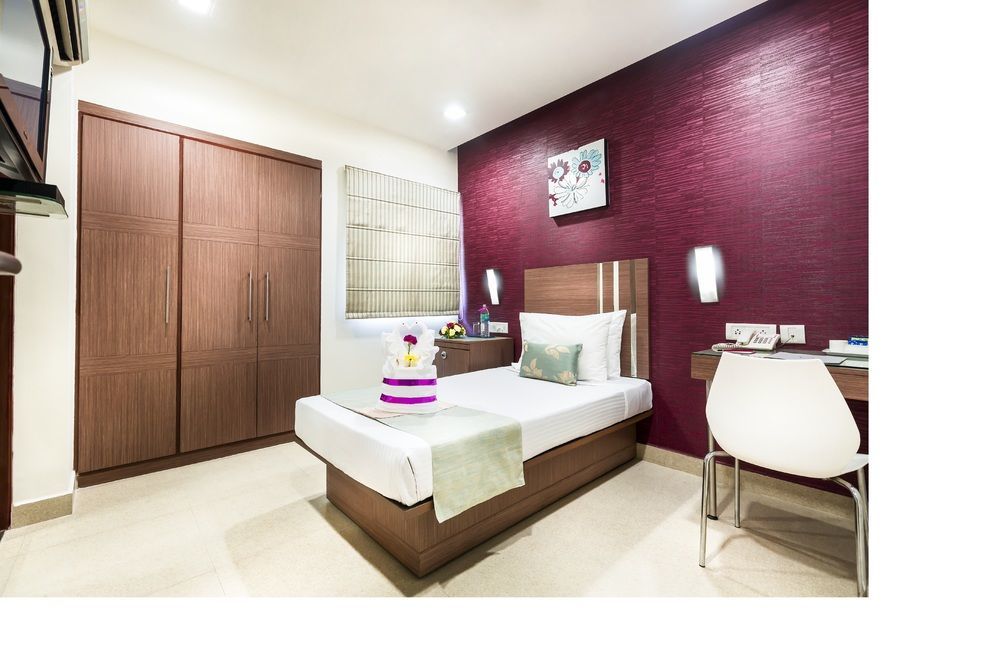 The Lotus Apartment Hotel, Venkatraman Street Chennai Exterior foto